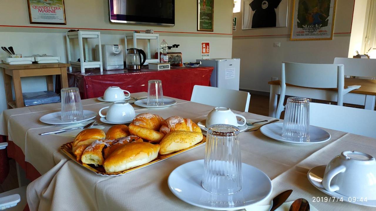 Bed and Breakfast Le Rondini Di San Donato Лукка Екстер'єр фото