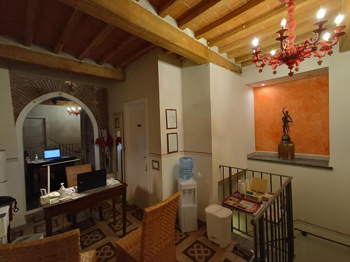 Bed and Breakfast Le Rondini Di San Donato Лукка Екстер'єр фото